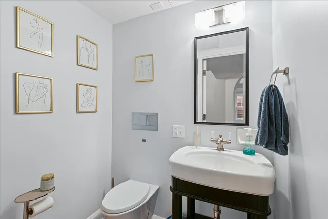 $309,900 | 305 West University Avenue, Unit 4, Champaign, IL 61820