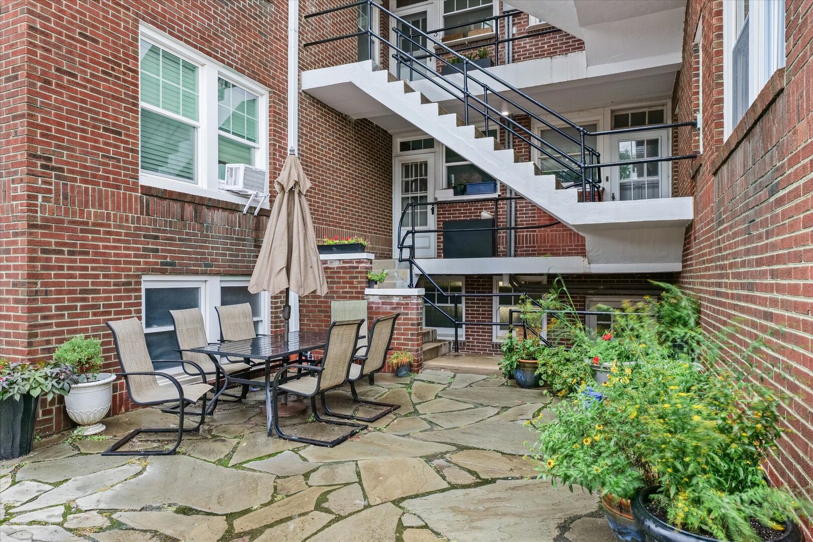 305 West University Avenue, Unit 4 Champaign, IL 61820 - Photo 25 of 27