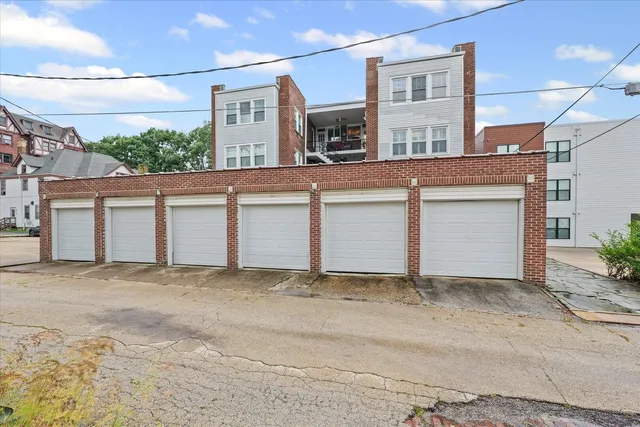 $309,900 | 305 West University Avenue, Unit 4, Champaign, IL 61820