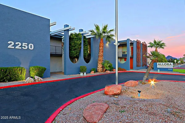 $798 | 2250 West Glendale Avenue, Unit S, Phoenix, AZ 85021