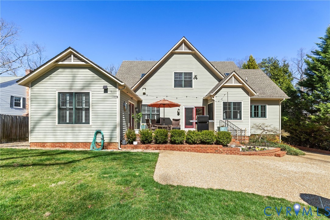 8947 Cherokee Road Richmond, VA 23235 - Photo 45 of 45 a front view of house with yard and green space