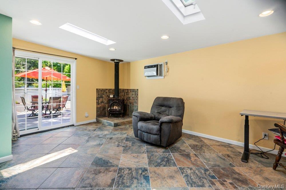 76 Alton Road Babylon, NY 11702 - Photo 21 of 31