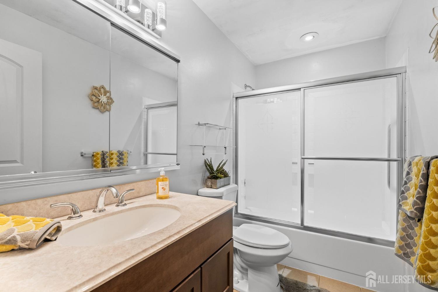 214 Branch Road Monroe Township, NJ 08831 - Photo 15 of 38 Gallery Image 15