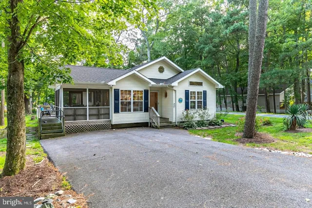 $389,900 | 40 Birdnest Drive, Ocean Pines, MD 21811