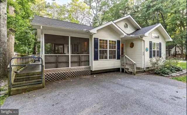 $389,900 | 40 Birdnest Drive, Ocean Pines, MD 21811