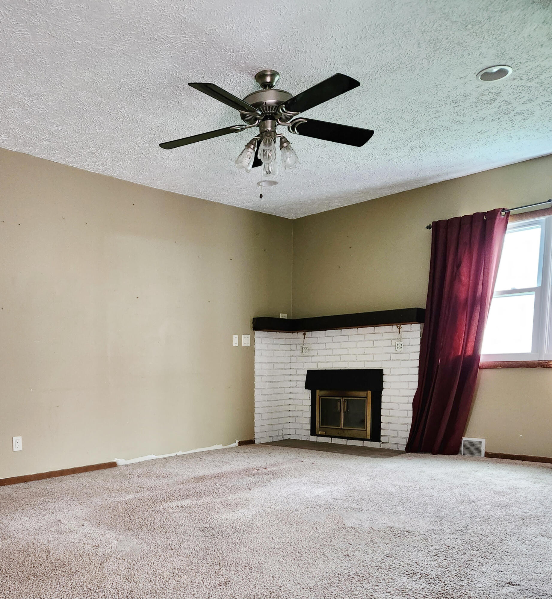 11814 Old Belding Road Northeast Belding, MI 48809 - Photo 3 of 10 20230417_144710
