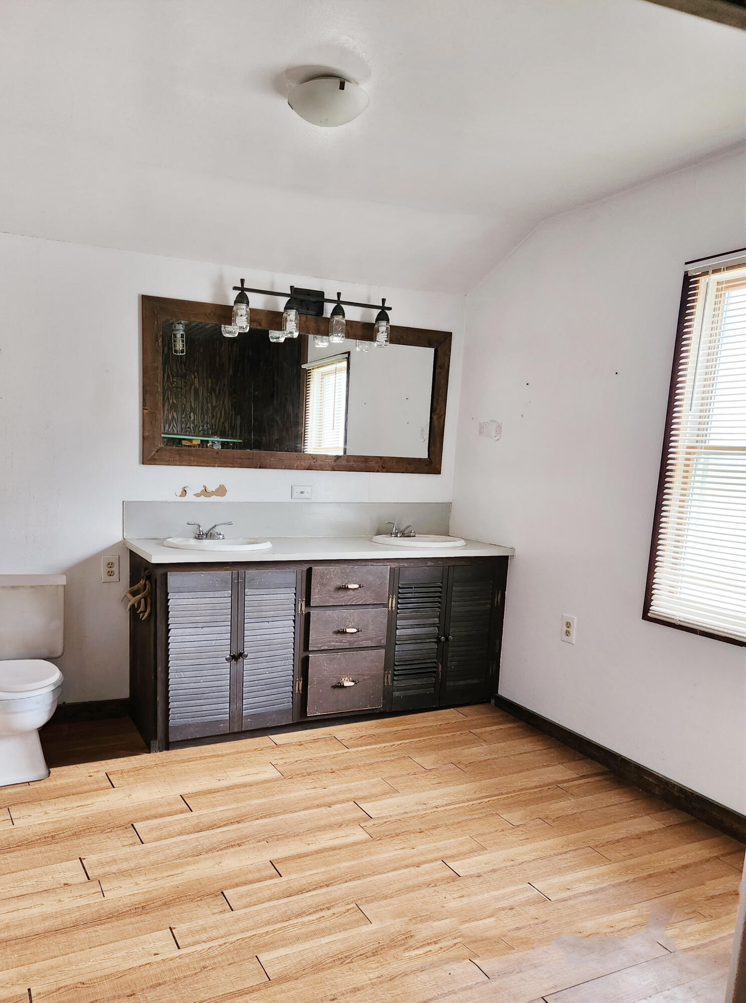 11814 Old Belding Road Northeast Belding, MI 48809 - Photo 5 of 10 20230417_144924