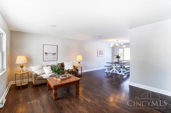 5724 Lawrence Road Cincinnati, OH 45248 - Photo 8 of 44