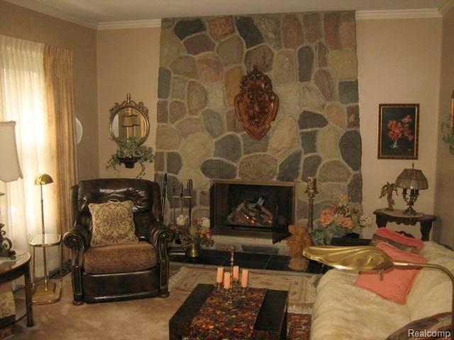 18215 Wayne Road Livonia, MI 48152 - Photo 7 of 25 Family Room 1.JPG
