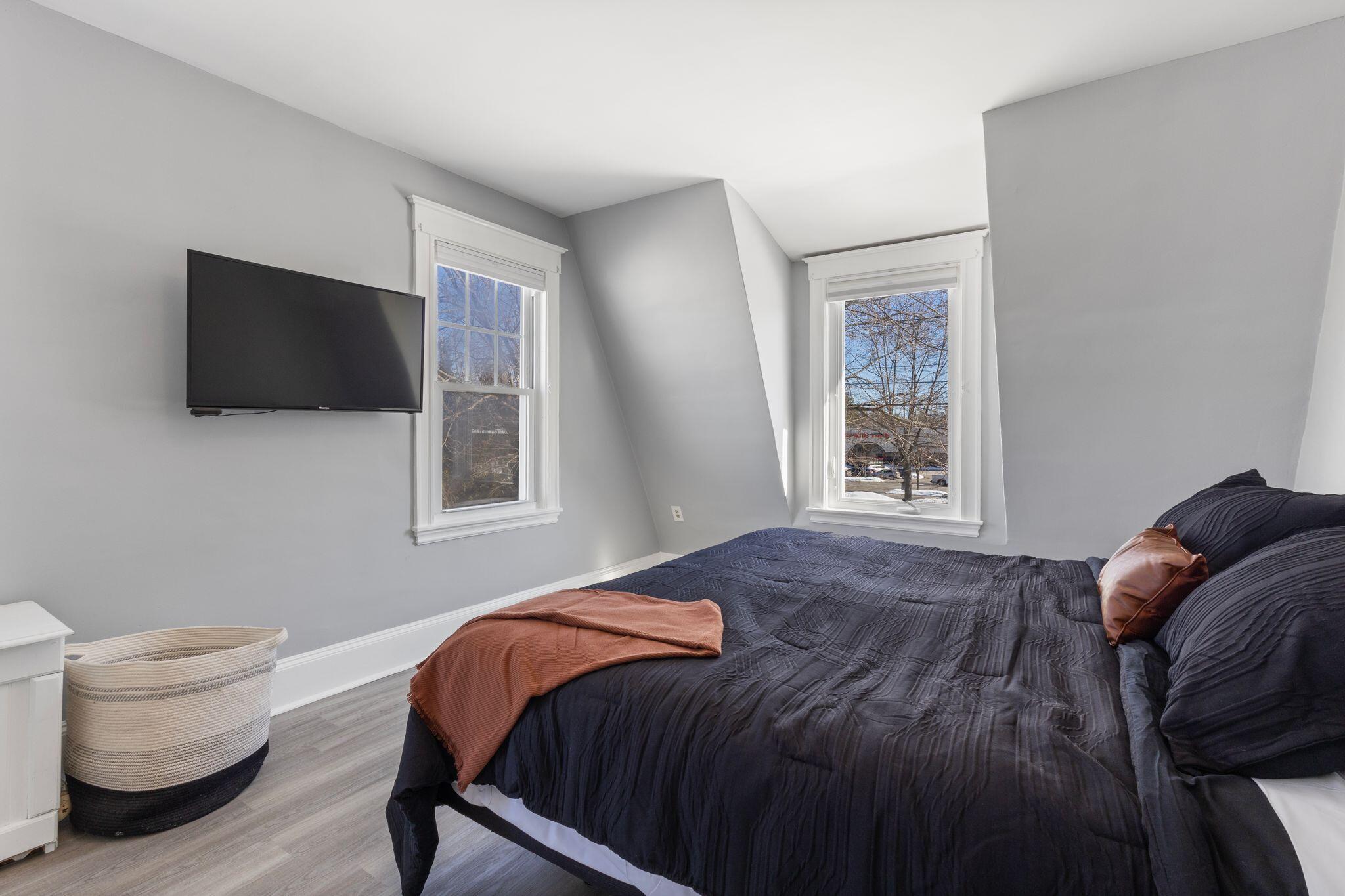 858 Riverside Street Portland, ME 04103 - Photo 22 of 35 858_Riverside_St_065