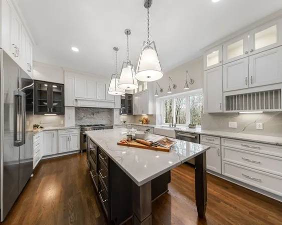 $1,499,000 | 250 West Laurel Avenue, McMinnville, TN 37110