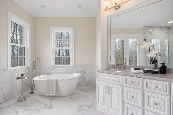 $1,499,000 | 250 West Laurel Avenue, McMinnville, TN 37110