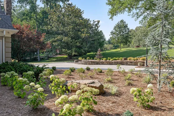 $1,499,000 | 250 West Laurel Avenue, McMinnville, TN 37110