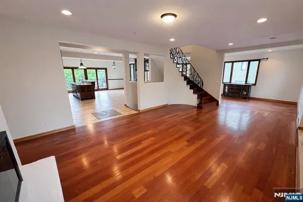 $1,899,000 | 416 Oncrest Terrace, Cliffside Park, NJ 07010