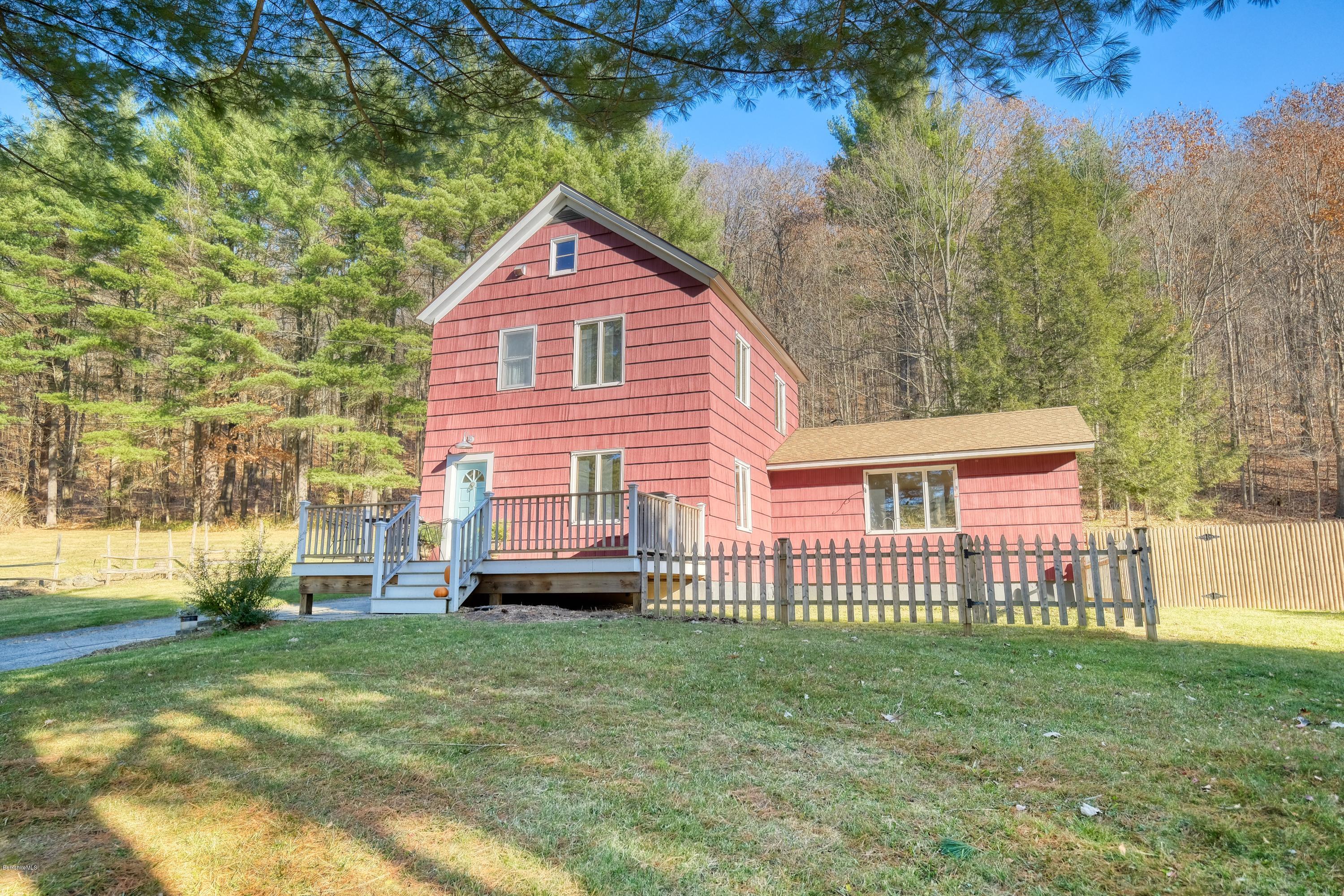 125 Tamarack Road Pittsfield, MA 01201 - Photo 3 of 50 125 Tamarack Road - front