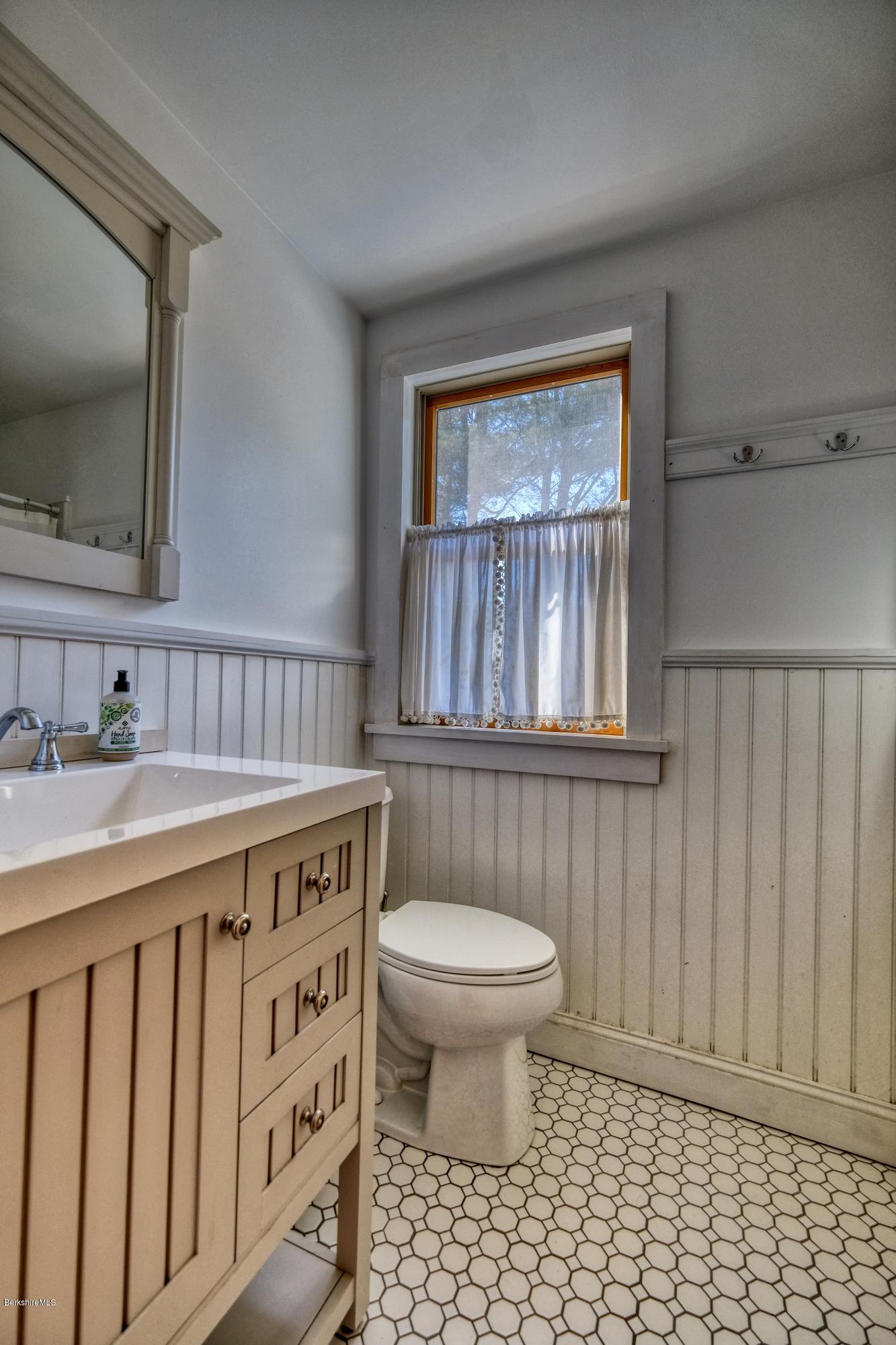 125 Tamarack Road Pittsfield, MA 01201 - Photo 32 of 50 125 Tamarack Road - full bath 2