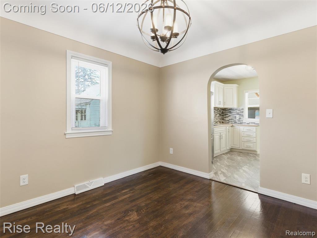 2449 North Genesee Road Burton, MI 48509 - Photo 12 of 40