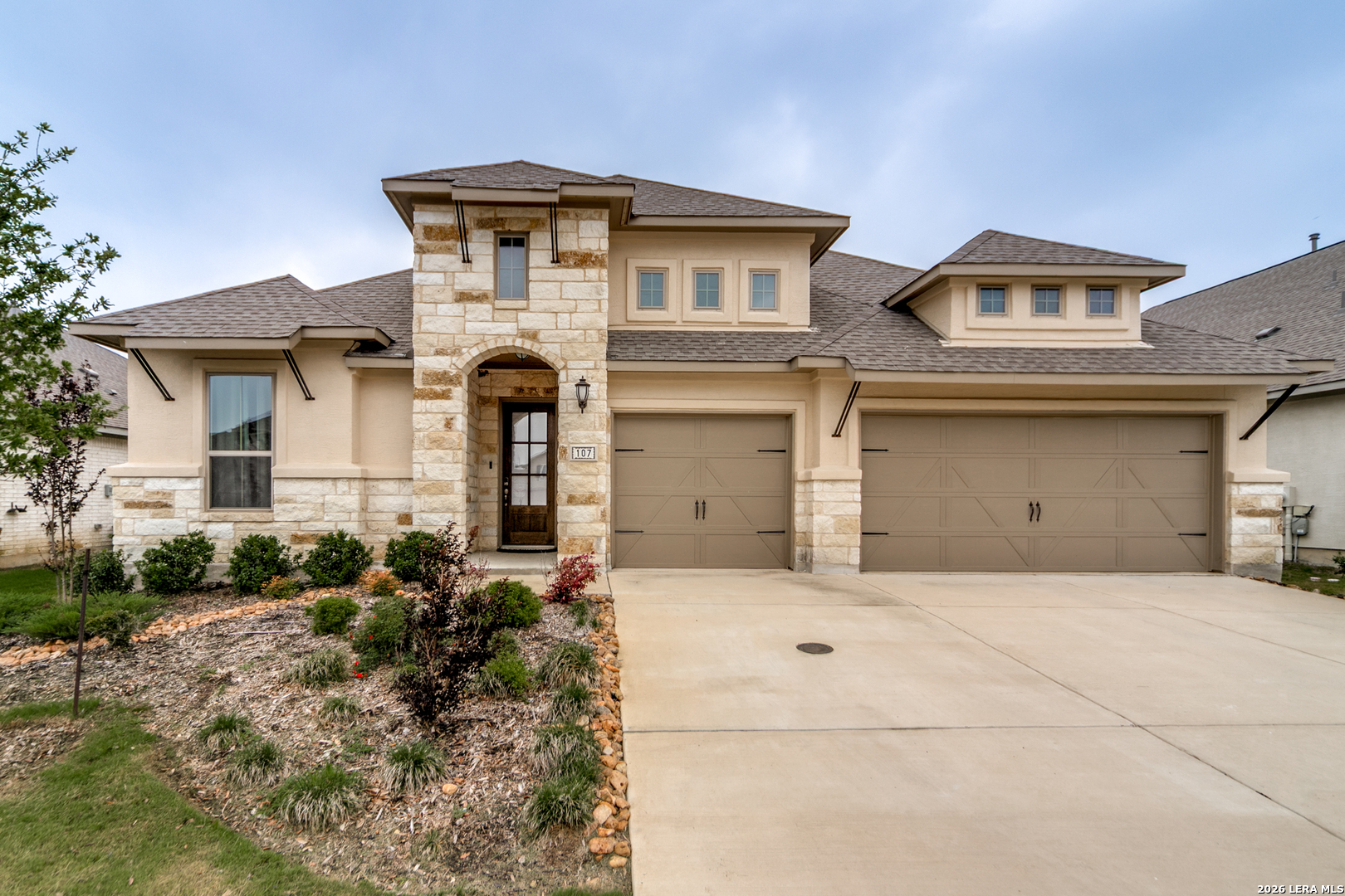 107 Valencia Boerne, TX 78006 - Photo 2 of 25