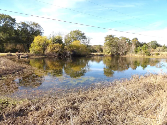 a view of a lake with houses