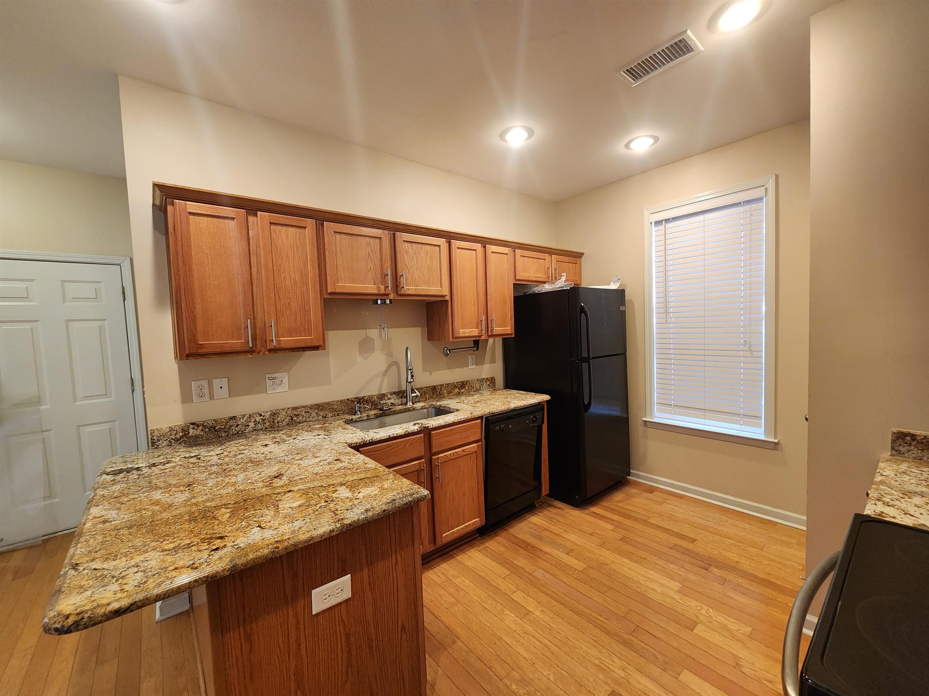 1459 Down River Drive Memphis, TN 38103 - Photo 11 of 27