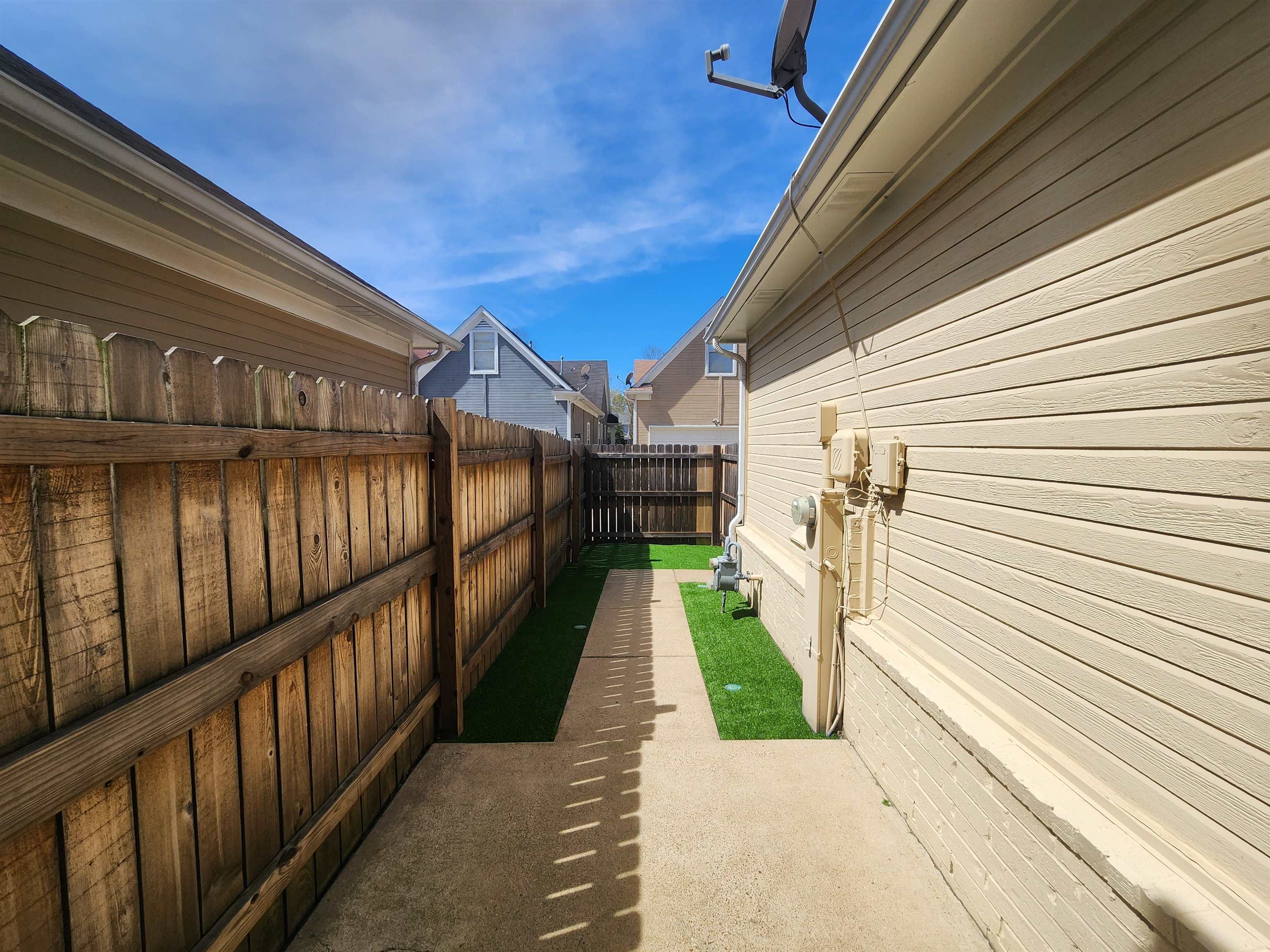 1459 Down River Drive Memphis, TN 38103 - Photo 23 of 27 Exterior space featuring fence