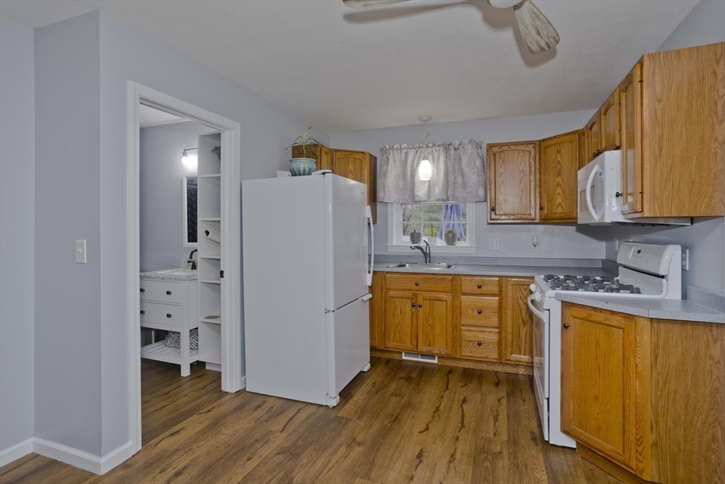 76 Shaker Road Westfield, MA 01085 - Photo 18 of 40 Gallery Image 18