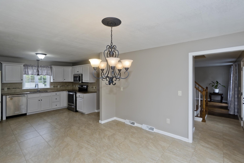 76 Shaker Road Westfield, MA 01085 - Photo 7 of 40 Gallery Image 7