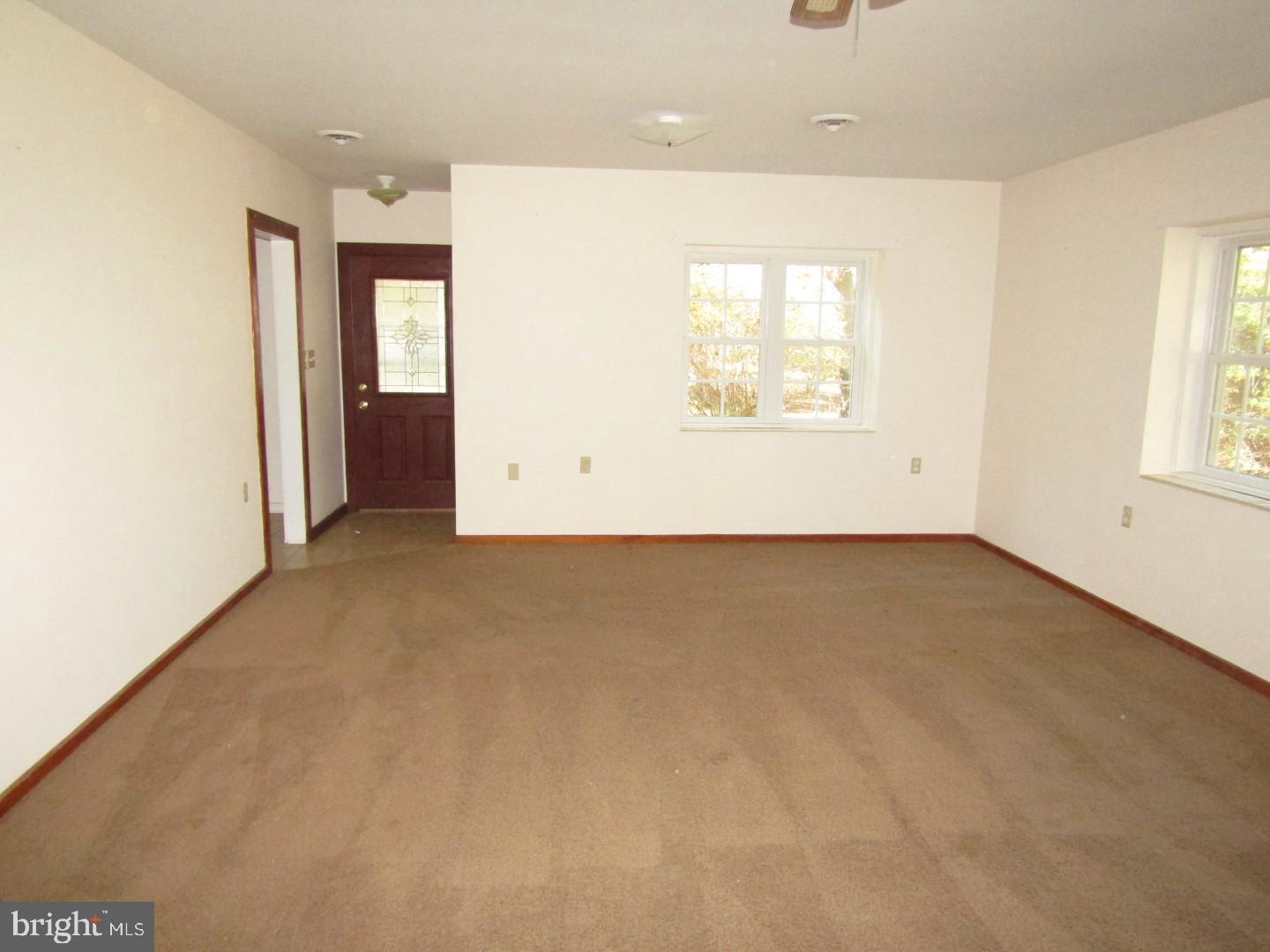 44297 Clarkes Landing Road Hollywood, MD 20636 - Photo 11 of 29 Living Room
