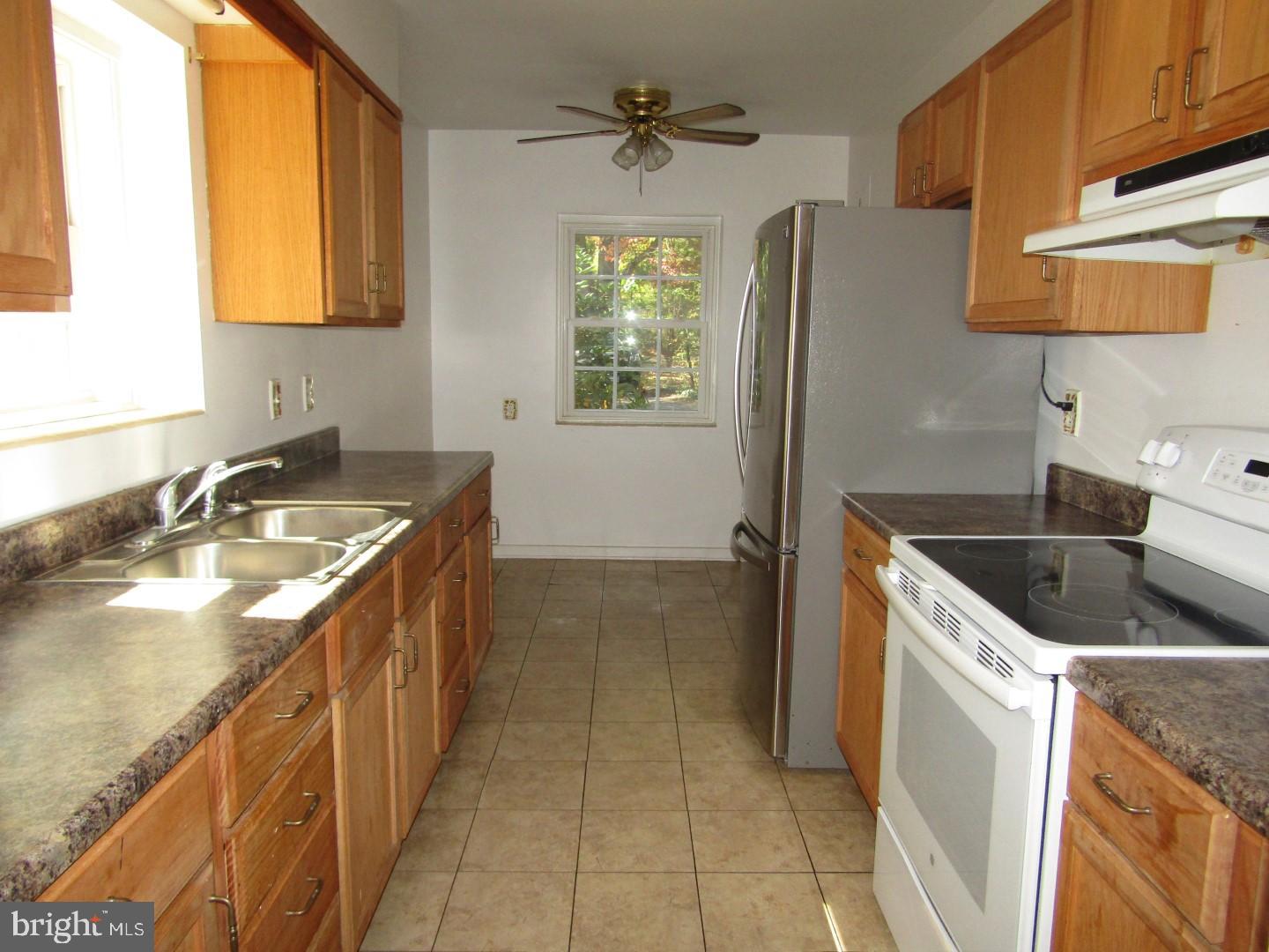 44297 Clarkes Landing Road Hollywood, MD 20636 - Photo 13 of 29 Kitchen