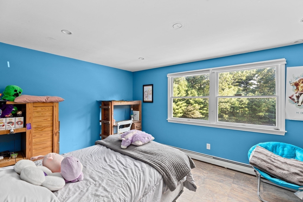 518 County Road Wareham, MA 02576 - Photo 14 of 32 a bedroom with a bed and a window