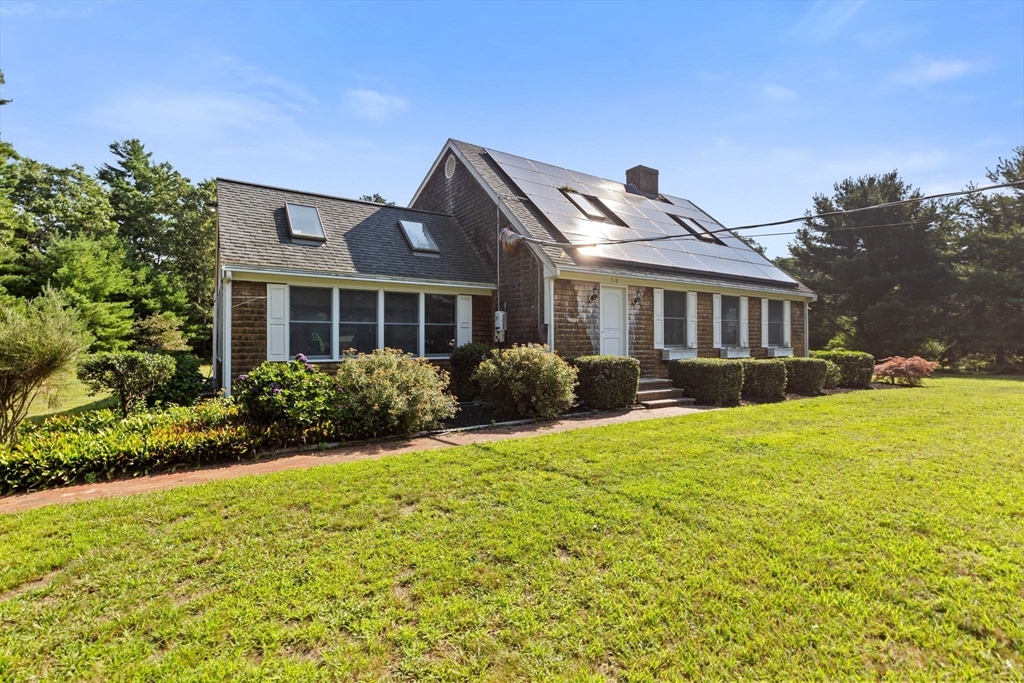 518 County Road Wareham, MA 02576 - Photo 32 of 32 a front view of a house with yard and green space