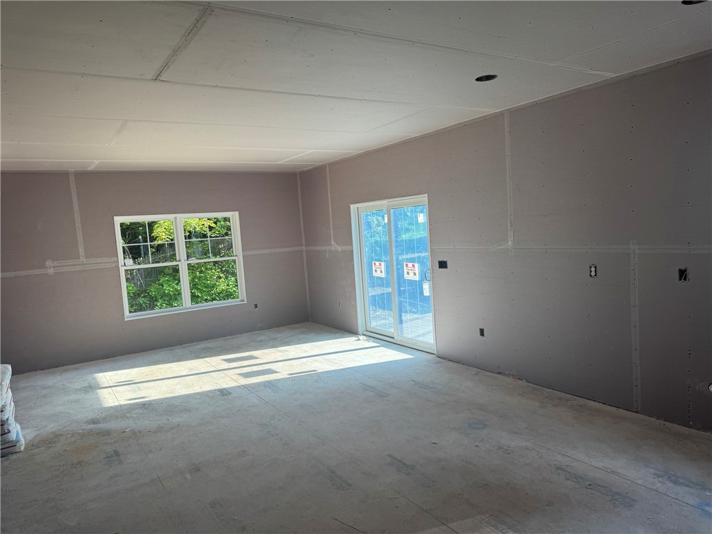 443 Seven Mile Road Hope, RI 02831 - Photo 4 of 7 Gallery Image 4