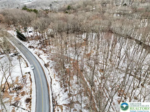 a view of a tennis court