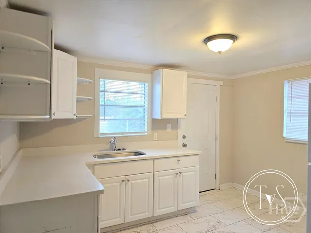 $1,390 | 39 Lissner Avenue, Savannah, GA 31408