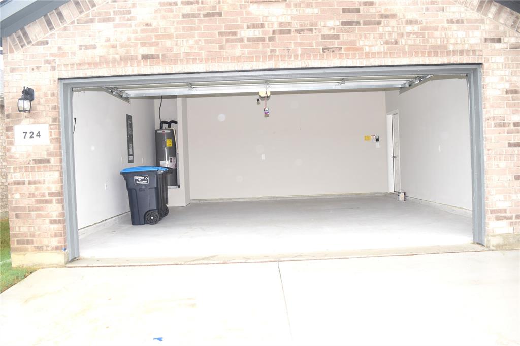 724 Rubicon Road Justin, TX 76247 - Photo 10 of 29 Gallery Image 10