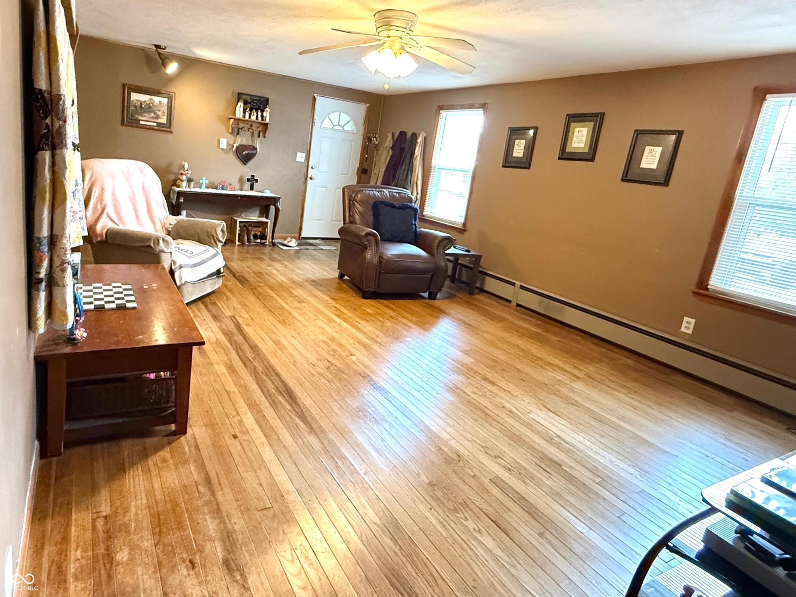 207 Locust Street New Market, IN 47965 - Photo 4 of 38