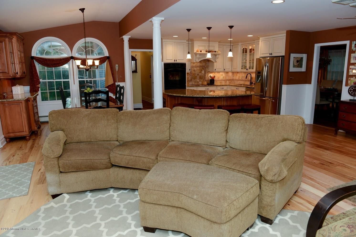 17 Pelican Road Middletown, NJ 07748 - Photo 10 of 45 Great room