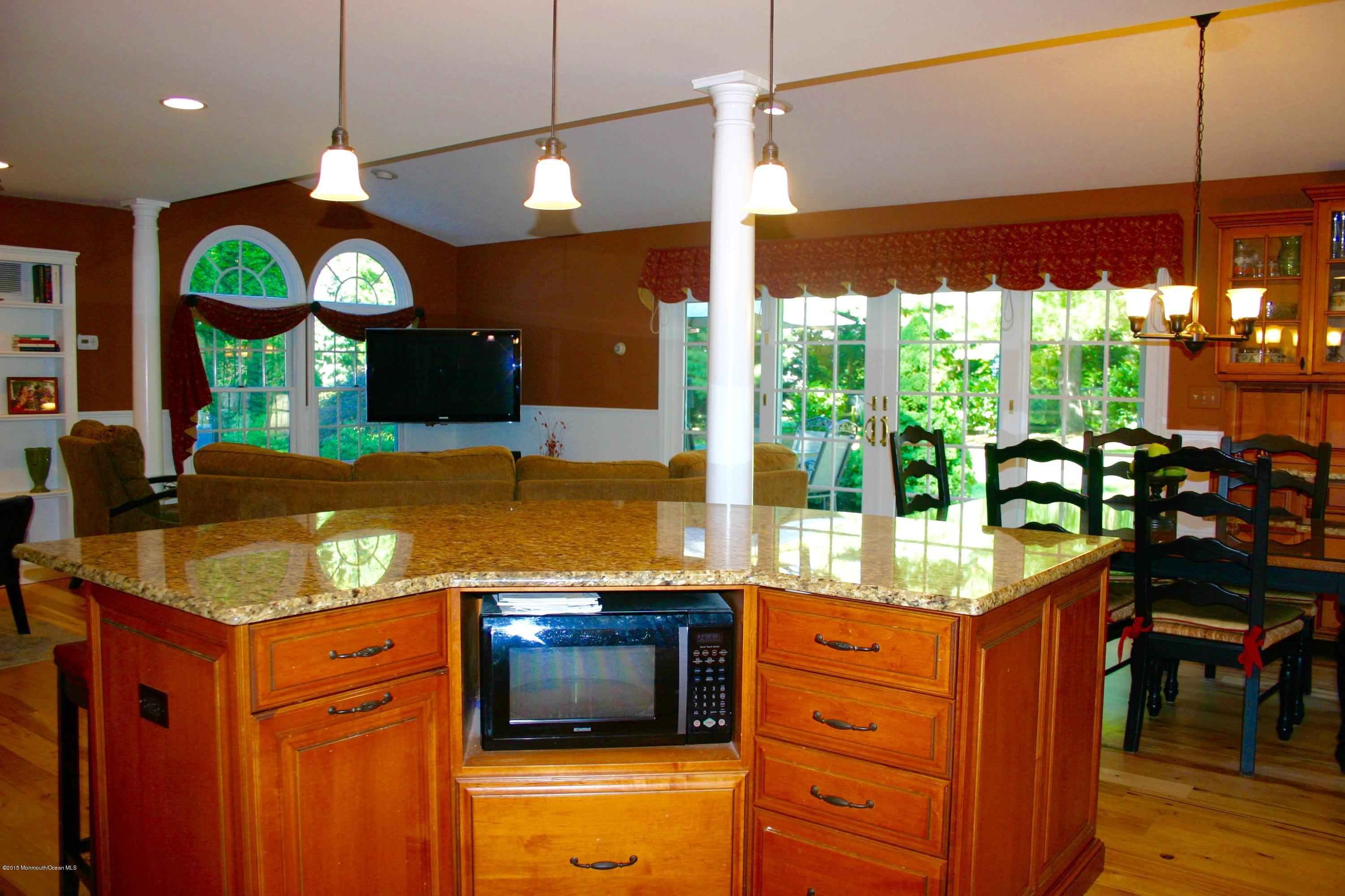 17 Pelican Road Middletown, NJ 07748 - Photo 11 of 45 Kitchen looking into great room