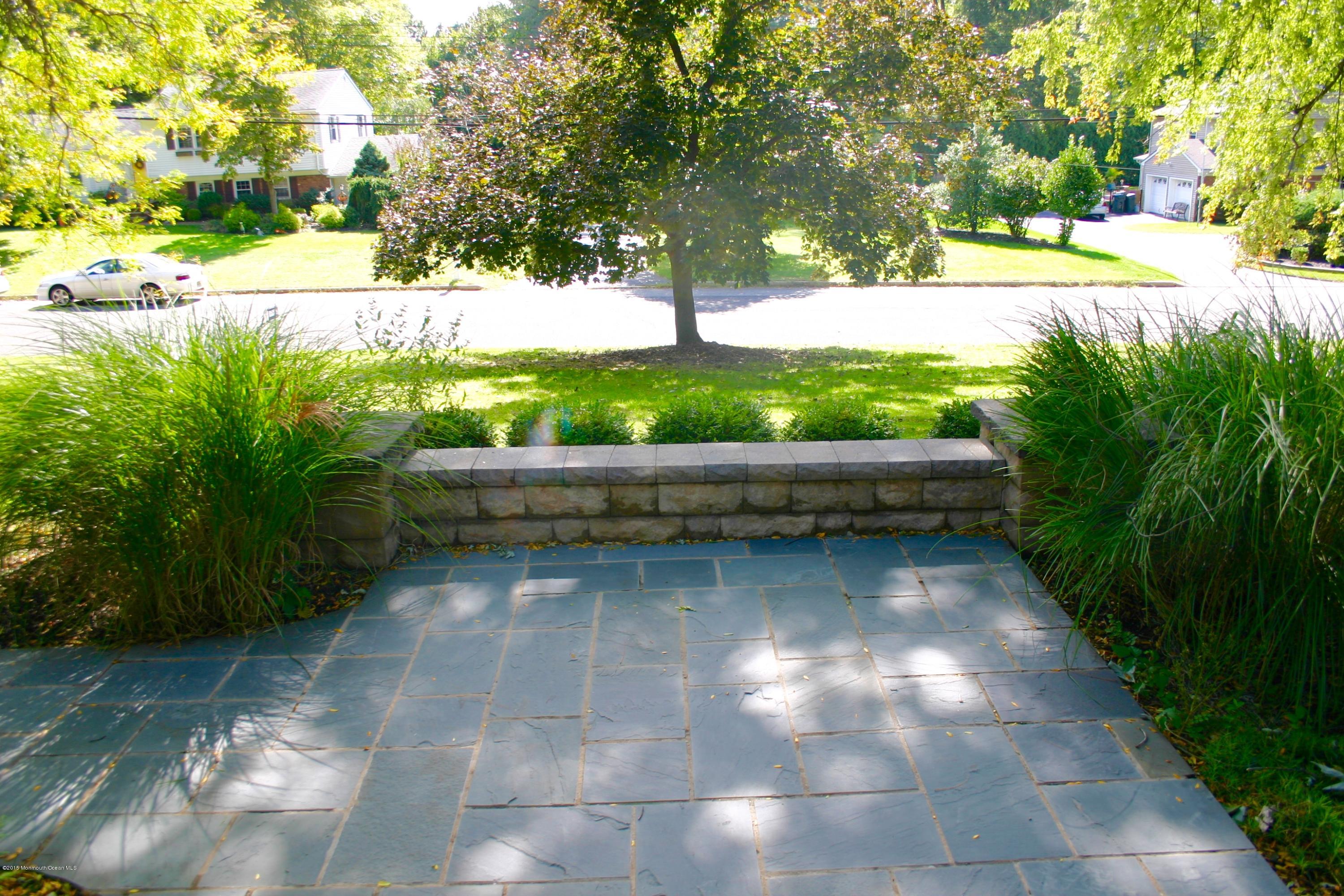 17 Pelican Road Middletown, NJ 07748 - Photo 3 of 45 Bluestone walkway