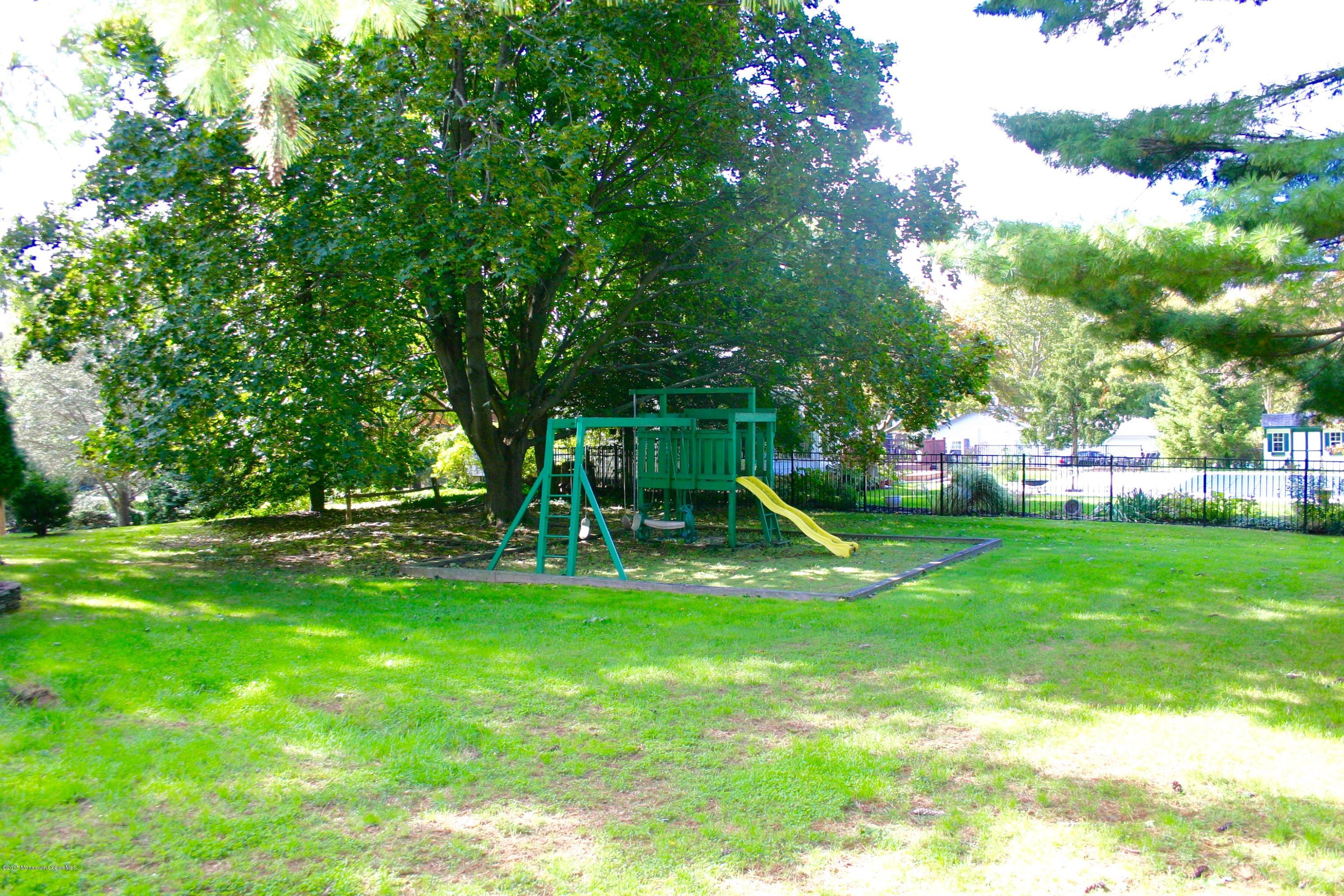 17 Pelican Road Middletown, NJ 07748 - Photo 35 of 45 Play set