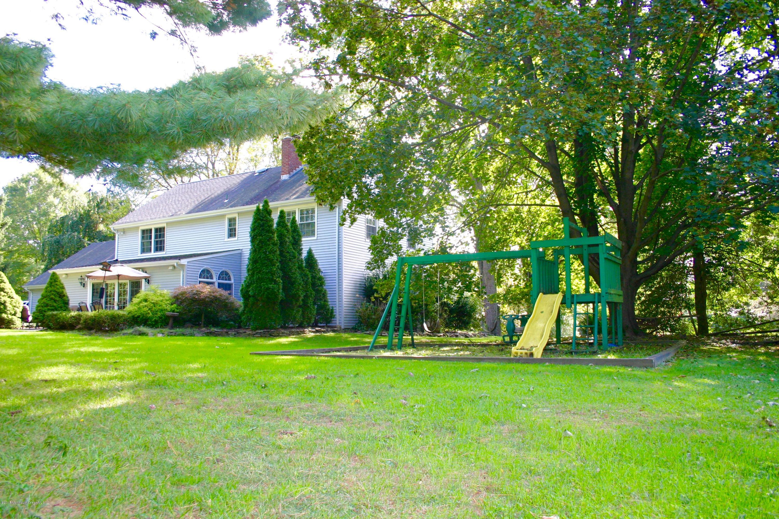 17 Pelican Road Middletown, NJ 07748 - Photo 37 of 45 Lots of area to play in