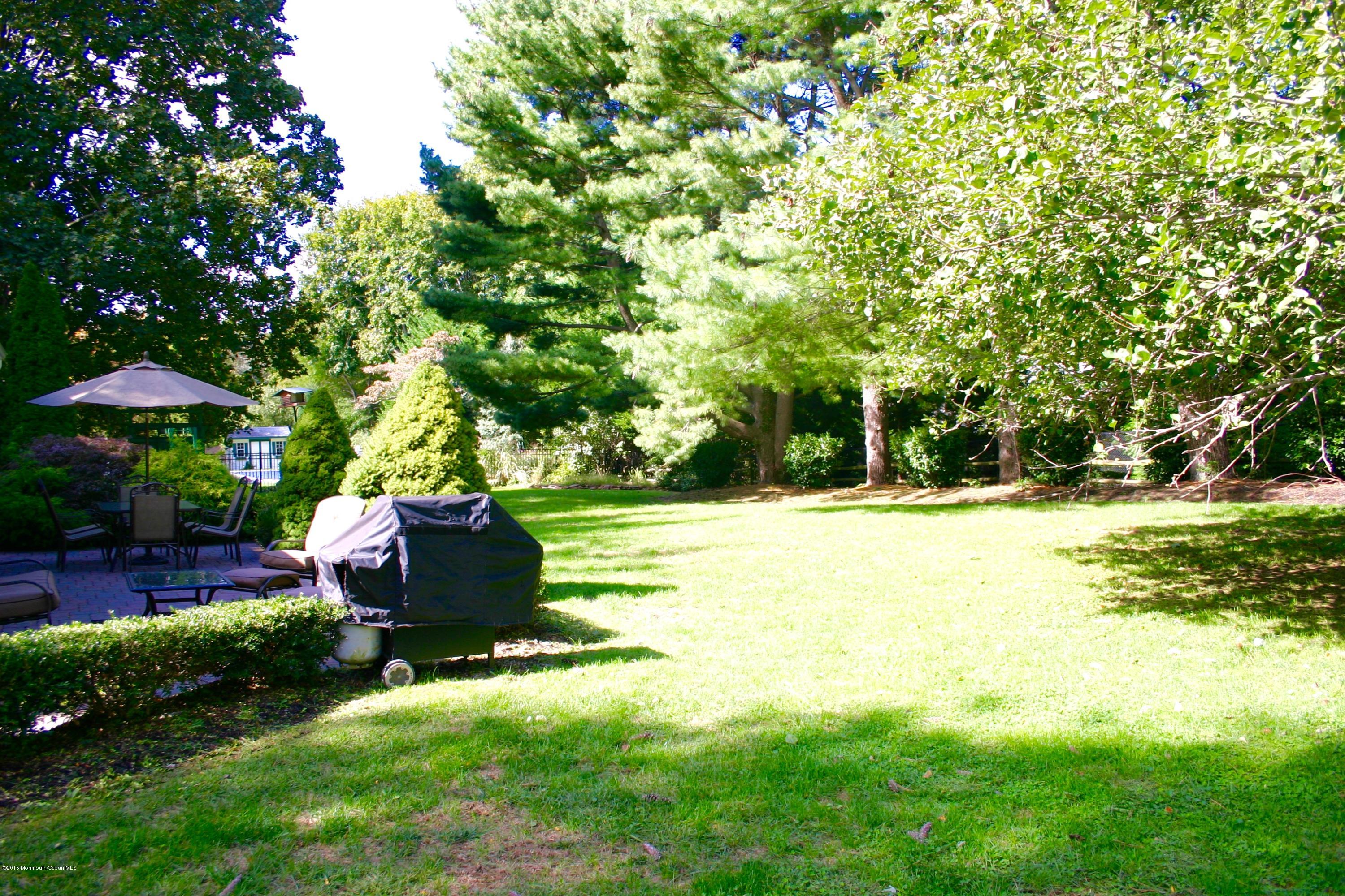17 Pelican Road Middletown, NJ 07748 - Photo 41 of 45 The back yard