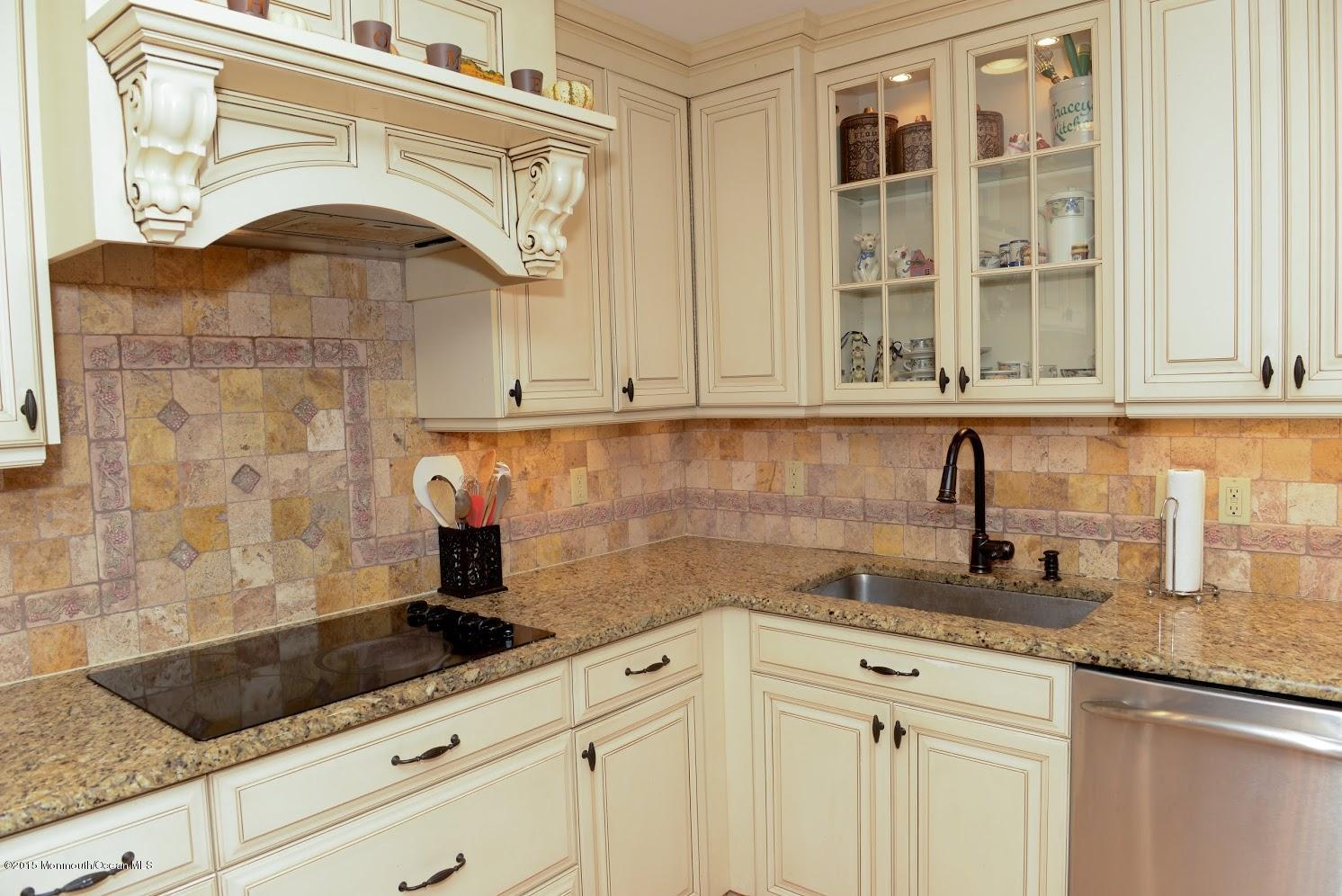 17 Pelican Road Middletown, NJ 07748 - Photo 6 of 45 Beautiful custom cabinetry