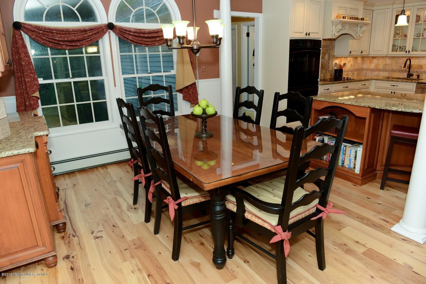 17 Pelican Road Middletown, NJ 07748 - Photo 9 of 45 Eat-in kitchen