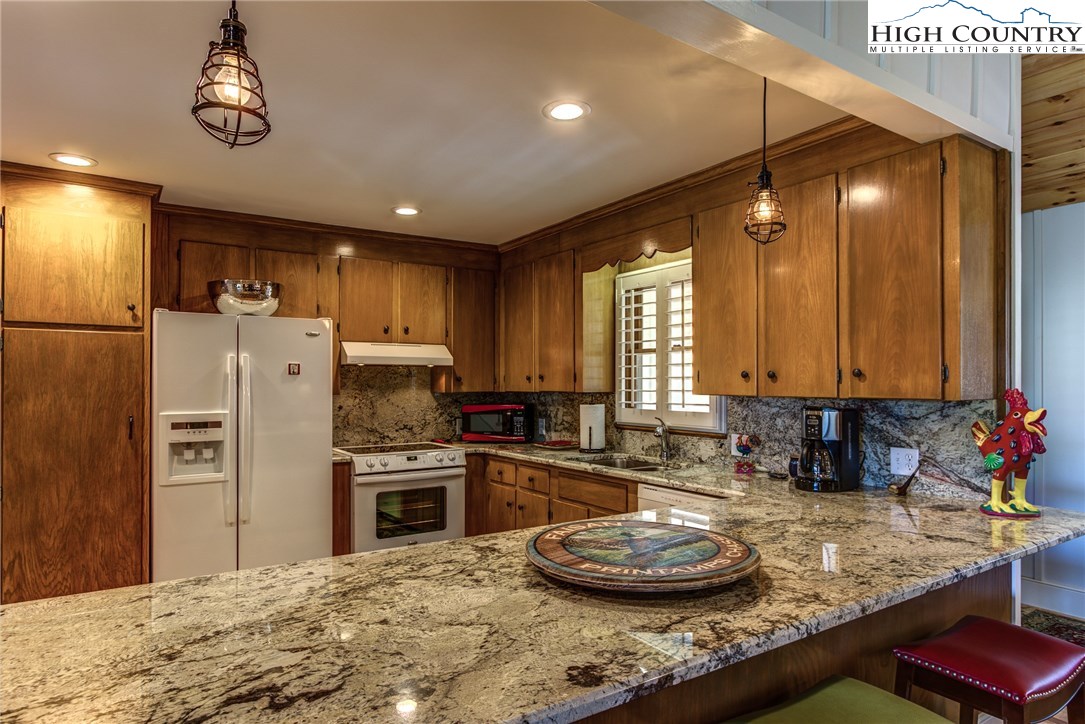 238 Meadow View Road Glade Valley, NC 28627 - Photo 14 of 40 Gallery Image 14