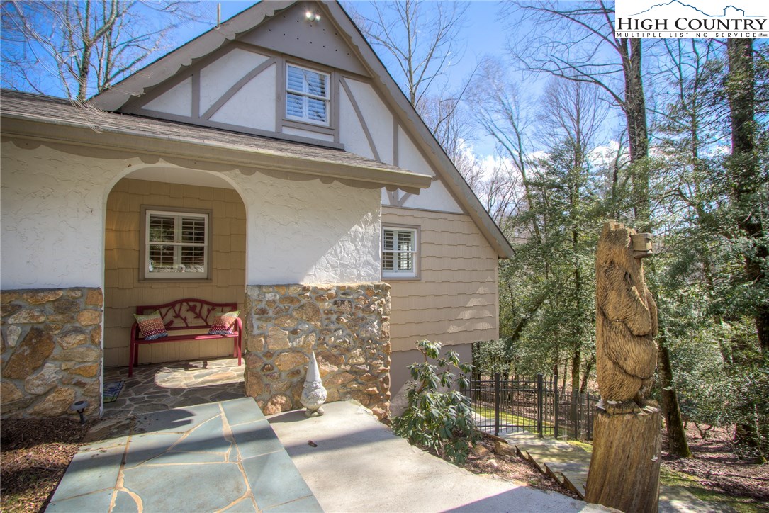 238 Meadow View Road Glade Valley, NC 28627 - Photo 4 of 40 Gallery Image 4