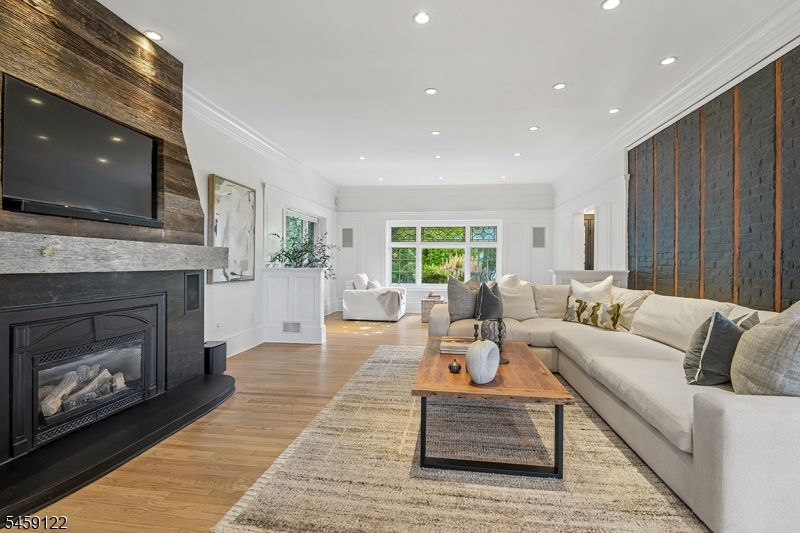 59 Buxton Road Chatham, NJ 07928 - Photo 11 of 50 Gallery Image 11