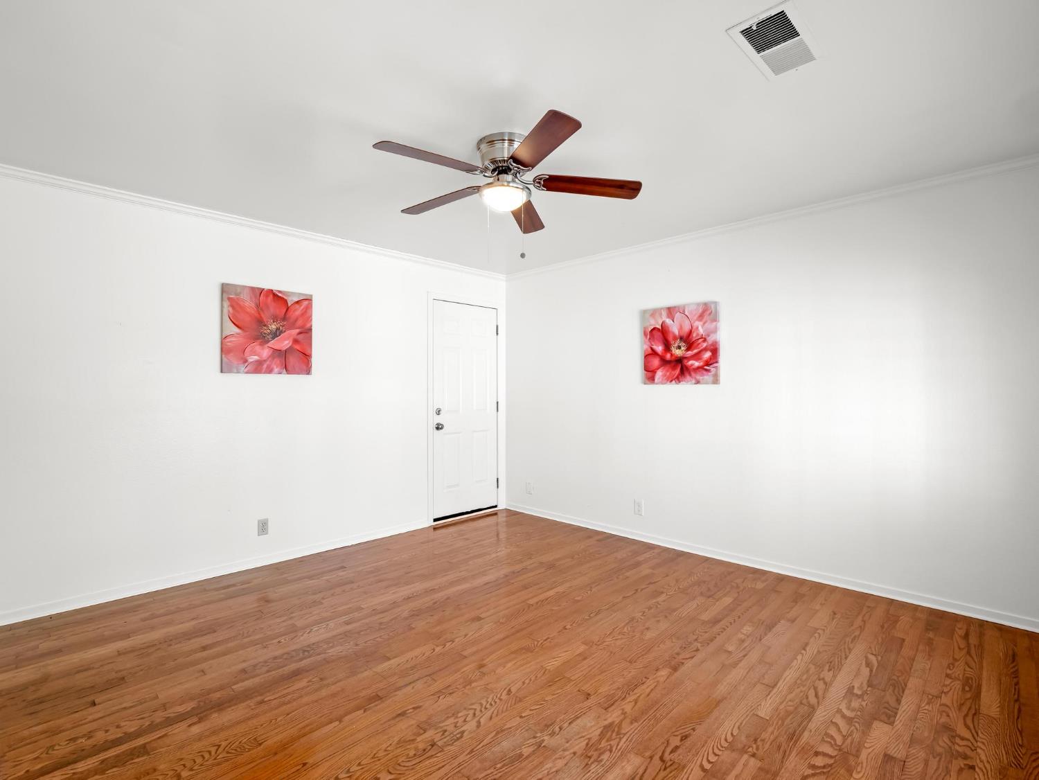 873 Cedar Lane Lemoore, CA 93245 - Photo 27 of 41 a view of a ceiling fan