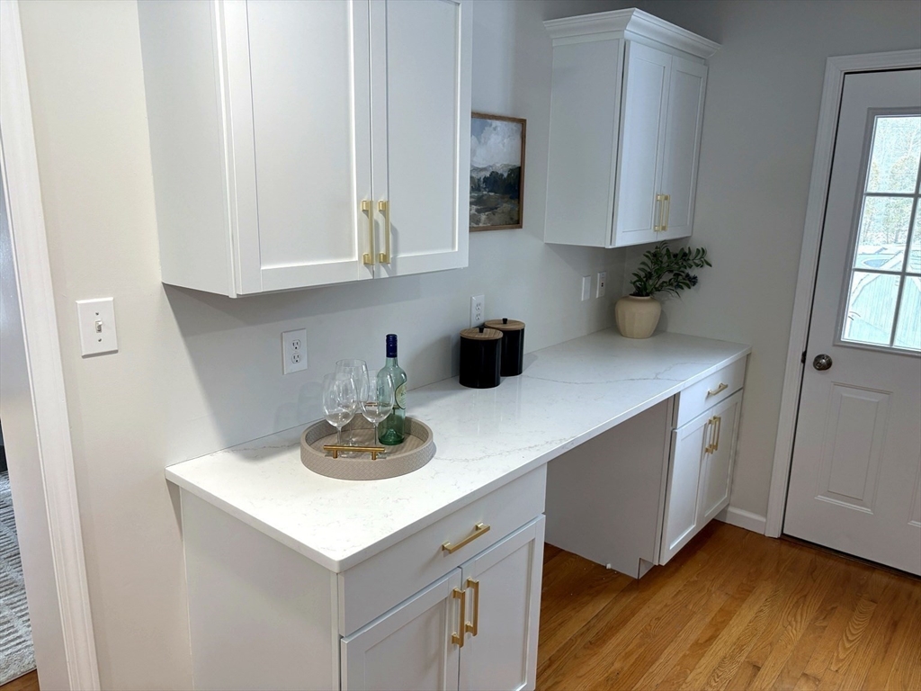 159 Pine Street Manchester, MA 01944 - Photo 12 of 41