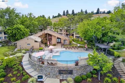 $700,000 | 610 Canyon Woods Court, Unit D, San Ramon, CA 94582